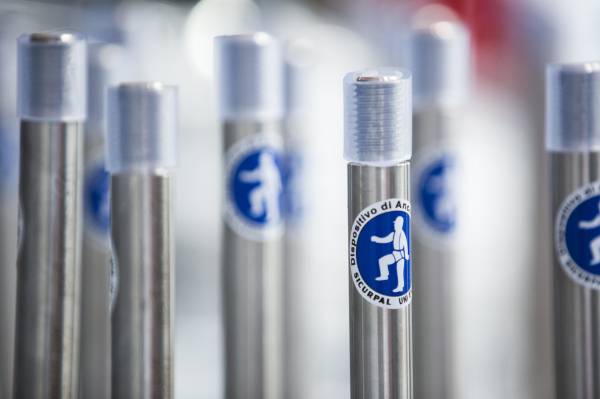 Dispositivi di ancoraggio